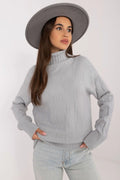 Pull col roulé femme maille texture gaufrée motifs géométriques coloris gris clair matériau acrylique polyester polyamide longueur standard manches longues look moderne élégant