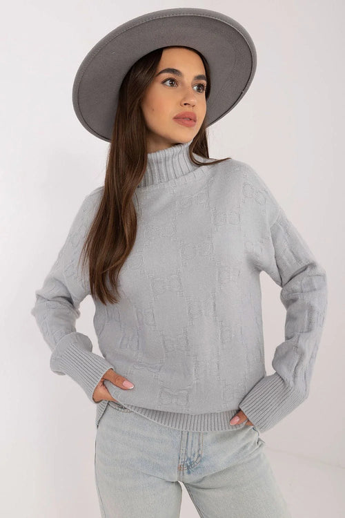 Pull col roulé femme maille texture gaufrée motifs géométriques coloris gris clair matériau acrylique polyester polyamide longueur standard manches longues look moderne élégant