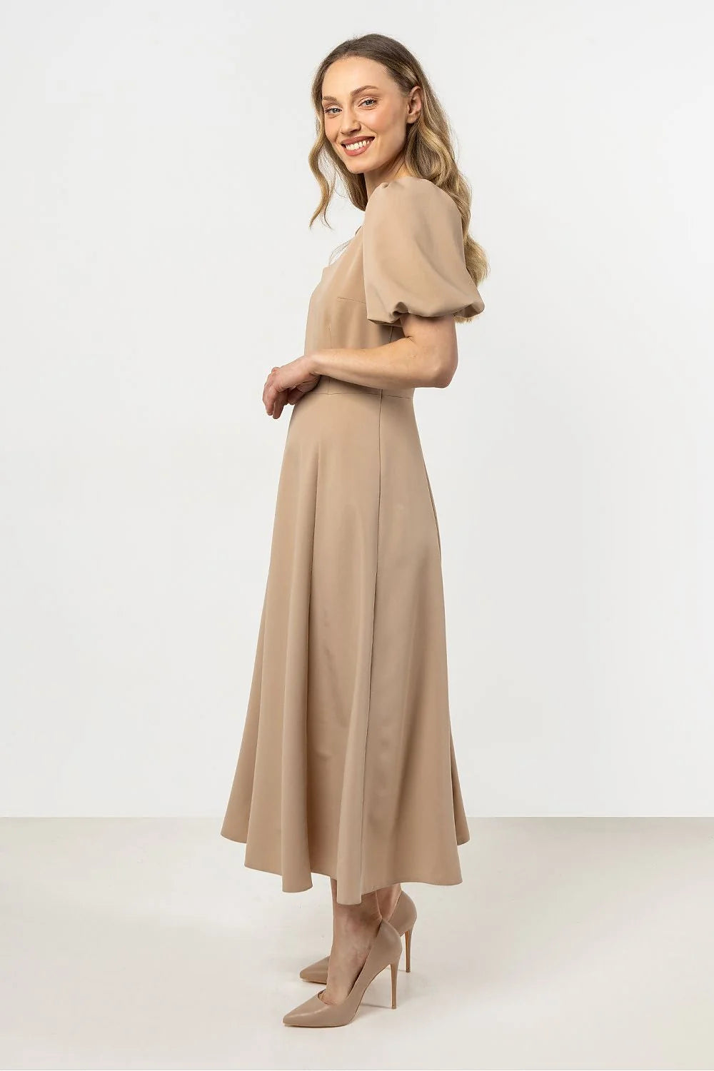 Robe de jour élégante en viscose beige, coupe A, manches bouffantes, occasion polyvalente pour femme