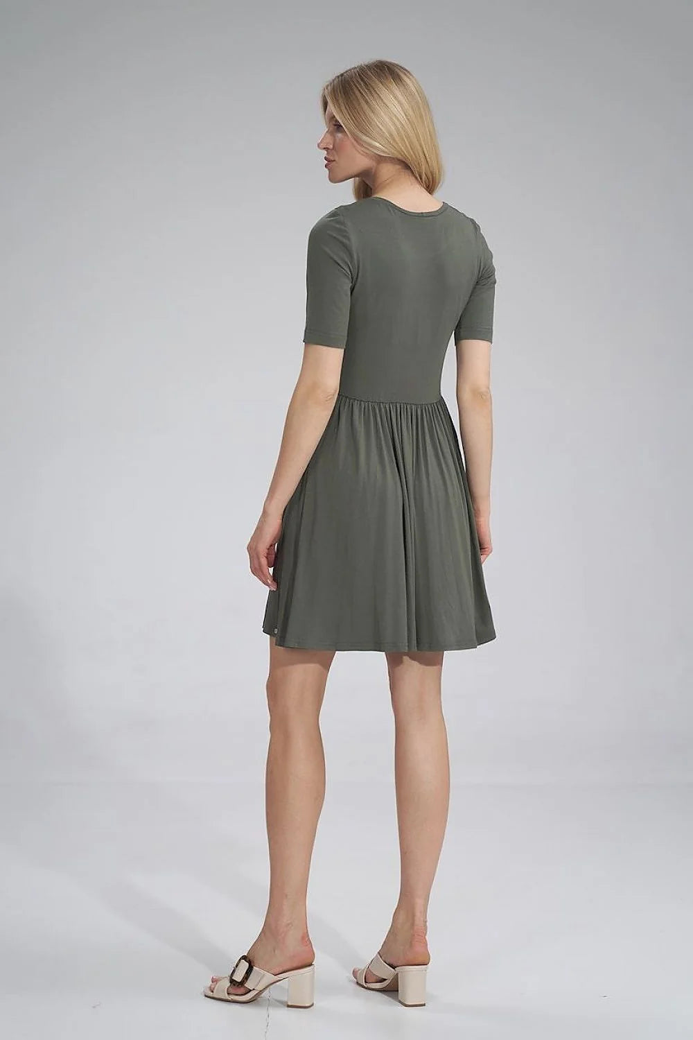 robe jour élégante été manches courtes viscose élasthanne extensible kaki taille marquée coupe évasée jupe froncée longueur genou enfilage facile