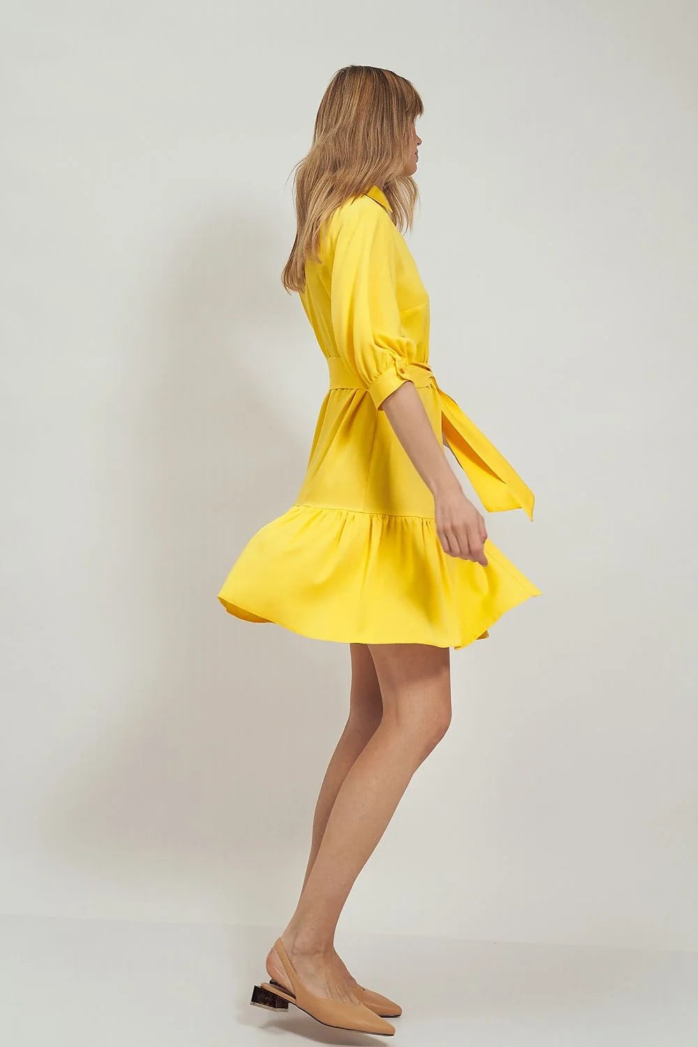Robe chemise élégante en satin lavande manches trois-quarts avec volants et ceinture intégrée femme