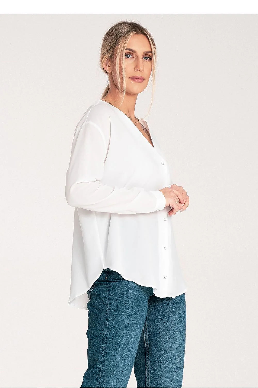 blouse élégante femme manches longues légèrement bouffantes col V boutonnage frontal boutons pression polyester elasthanne fluide satinée coupe ample