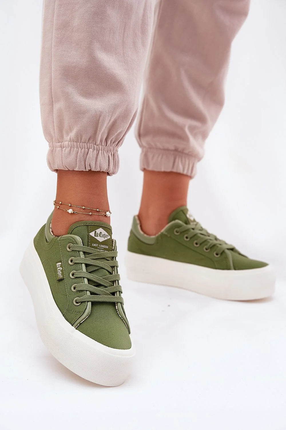 Baskets pour femmes Lee Cooper Step in style basses plateforme olive textile confortable mode décontractée