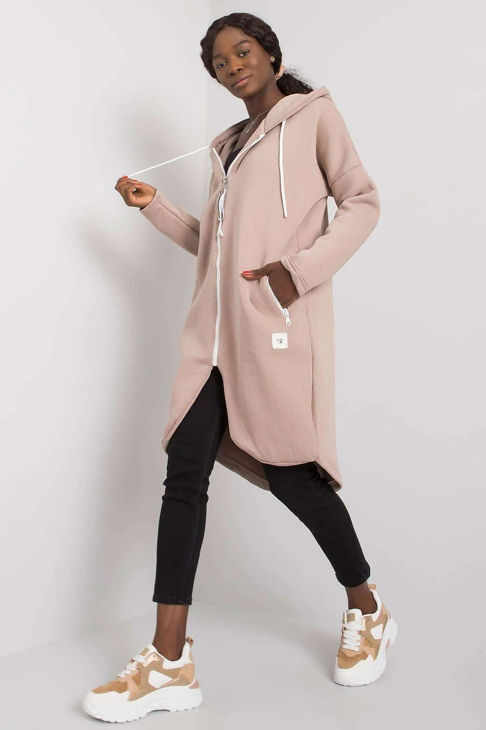 Sweatshirt pour femme coupe longline manches longues capuche fermeture éclair coton élasthanne beige sable
