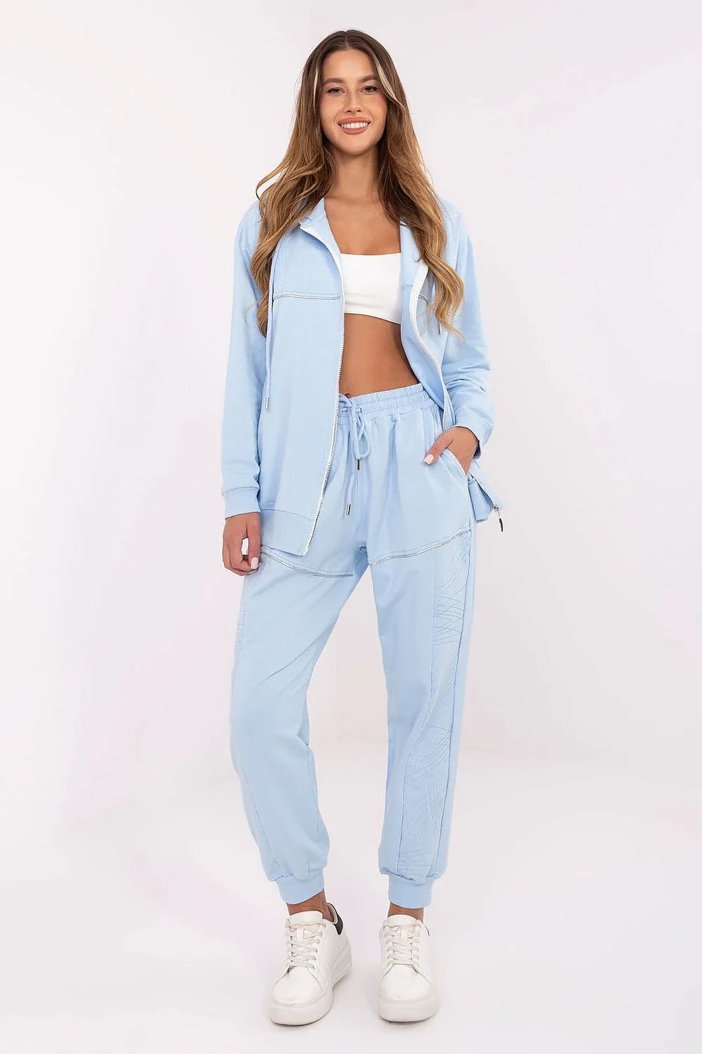 ensemble survêtement femme bleu pastel coton élasthanne molleton jersey zippé capuche poches taille haute cordon serrage zips apparents poignets côtelés