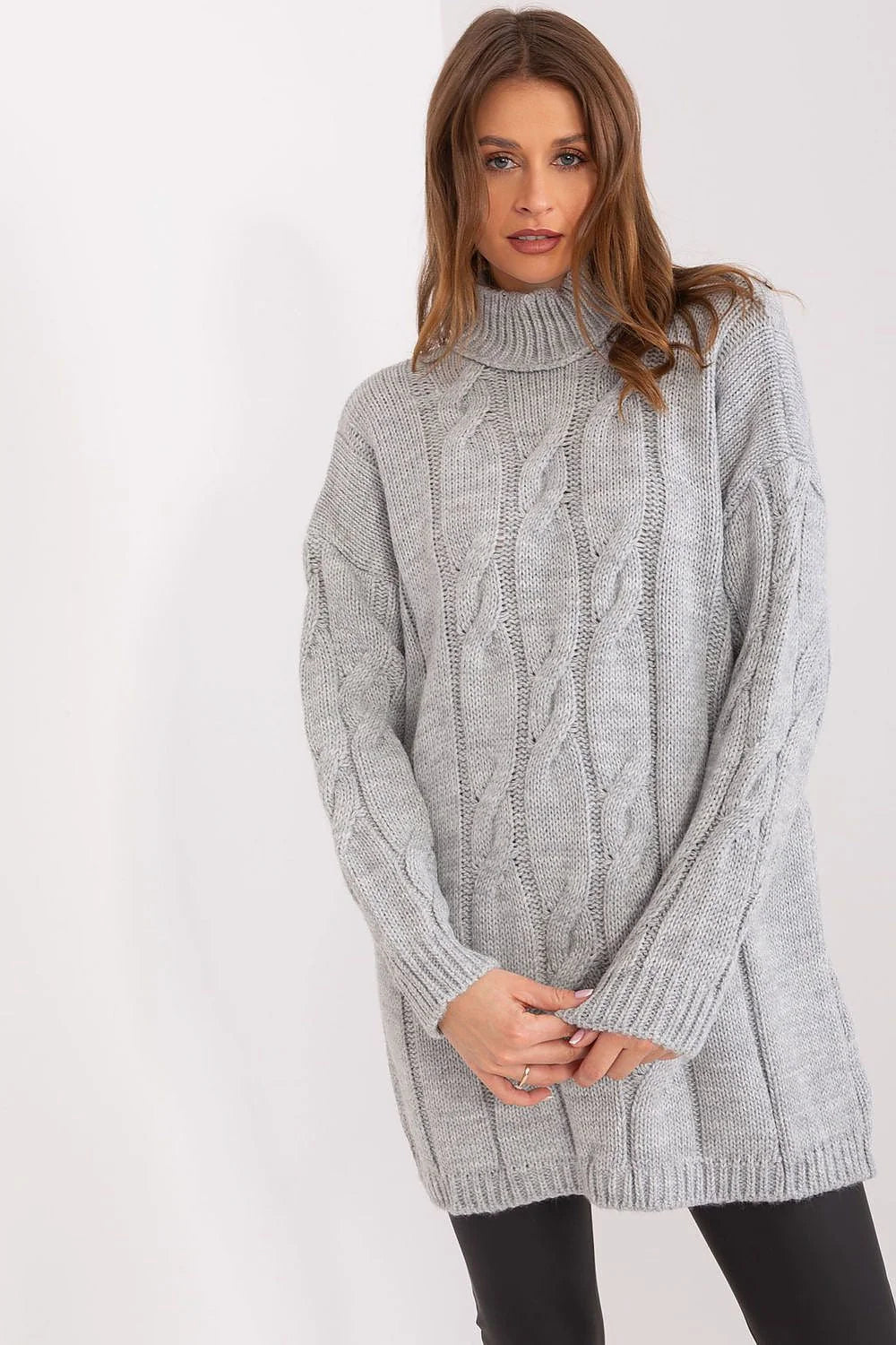 Pull-over tricot pour femmes, col roulé large, coupe longue, style décontracté élégant, matière douce, finitions côtelées, motif torsades verticales
