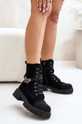 bottines femme suédine noire cheville bout arrondi strass lacets fermeture éclair latérale bride boucle argentée clous semelle crantée épaisse traction