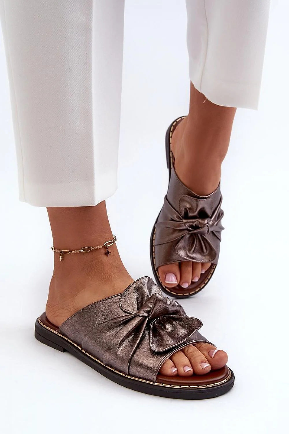 Sandales ouvertes femmes style chic et décontracté cuir artificiel métallique bronze talon plat confortable