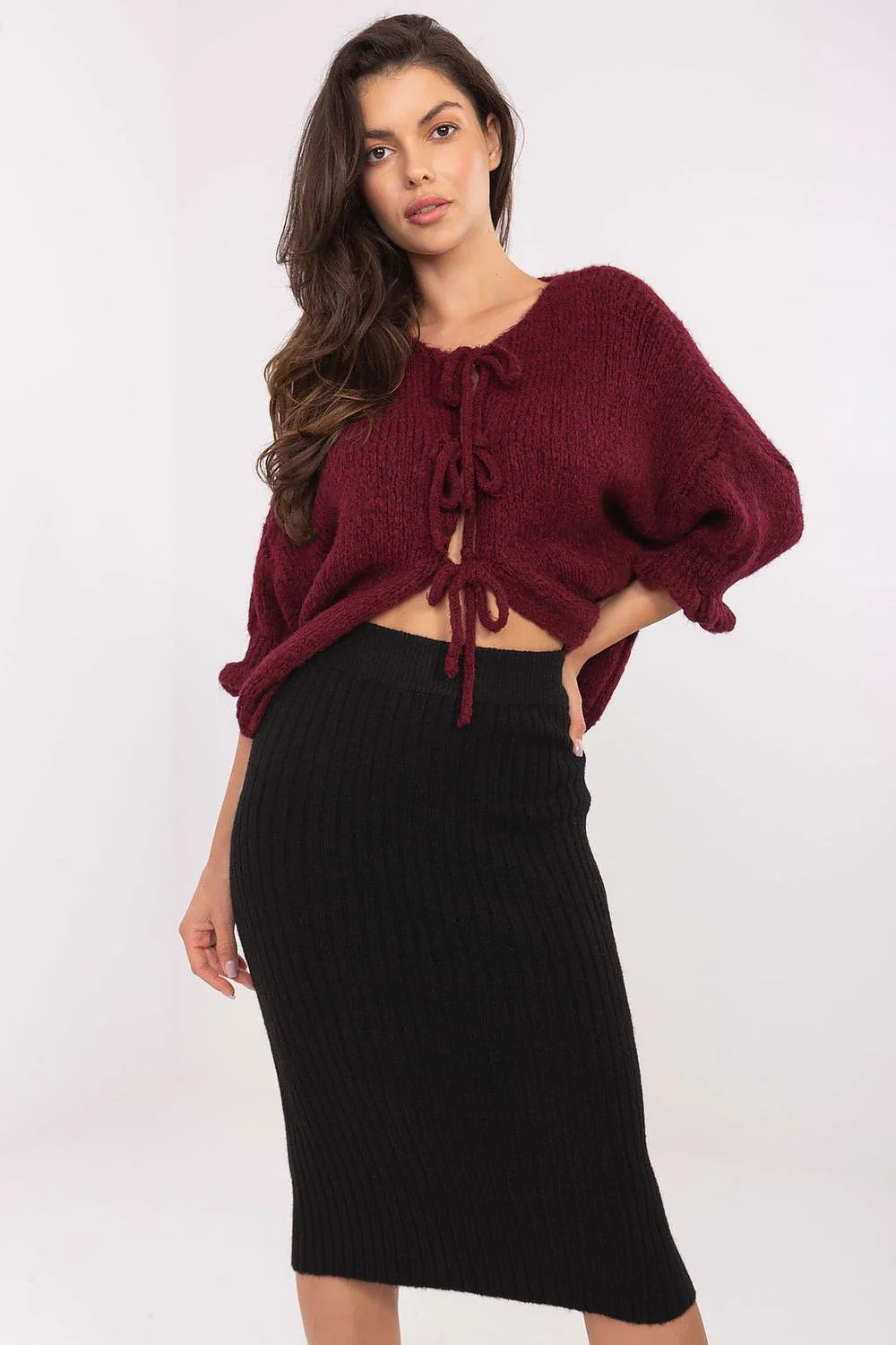 cardigan femme grosse maille pelucheuse bordeaux oversize cropped manches troisquarts encolure ronde fermeture liens noués apparents cosy décontracté superposable taillehaute