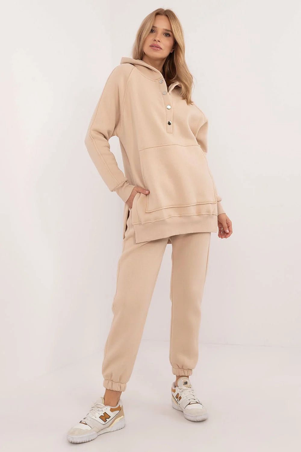 Sweat à capuche et pantalon droit en beige pour femmes, style casual et confortable, ensemble coordonné automne-hiver