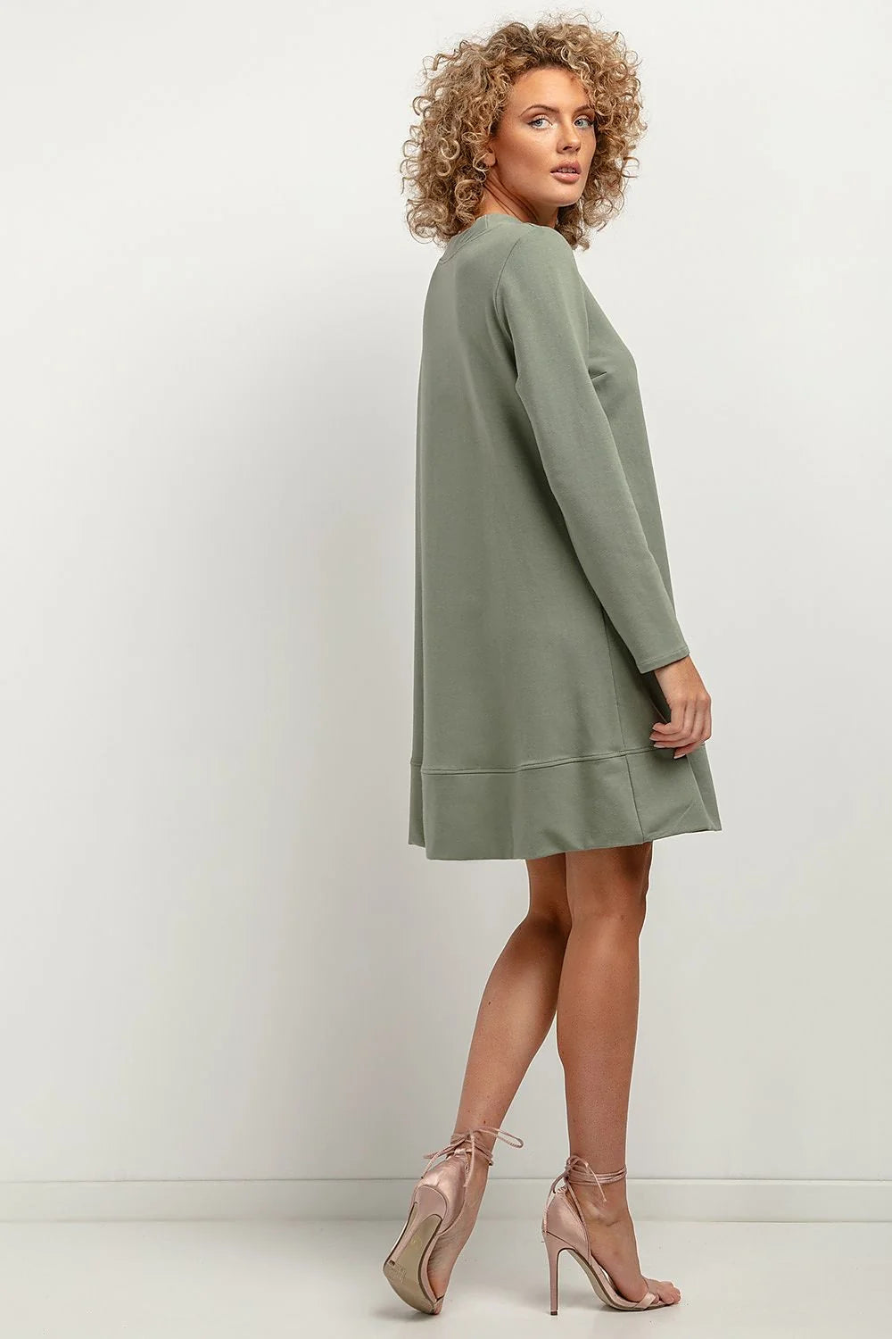 Robe de jour Tessita trapeze maille genou manches longues couleur vert kaki confortable mode automne femme