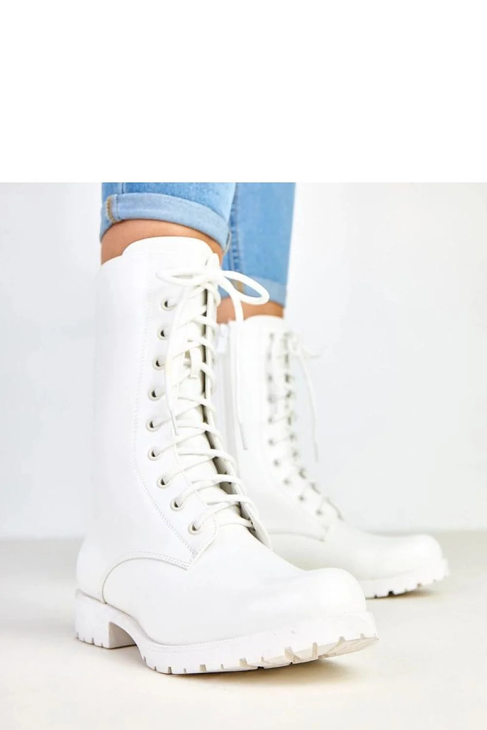 bottines blanches femme similicuir écologique bout rond tige22cm montante talon carré 3cm semelle caoutchouc crantée lacets zip confort