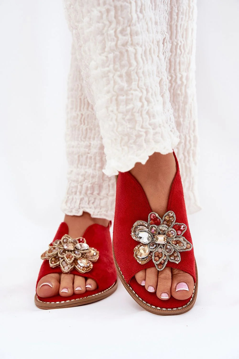 Sandales pour femmes style élégant design asymétrique talon plat suédine écologique fleur décorative confort jour et soir