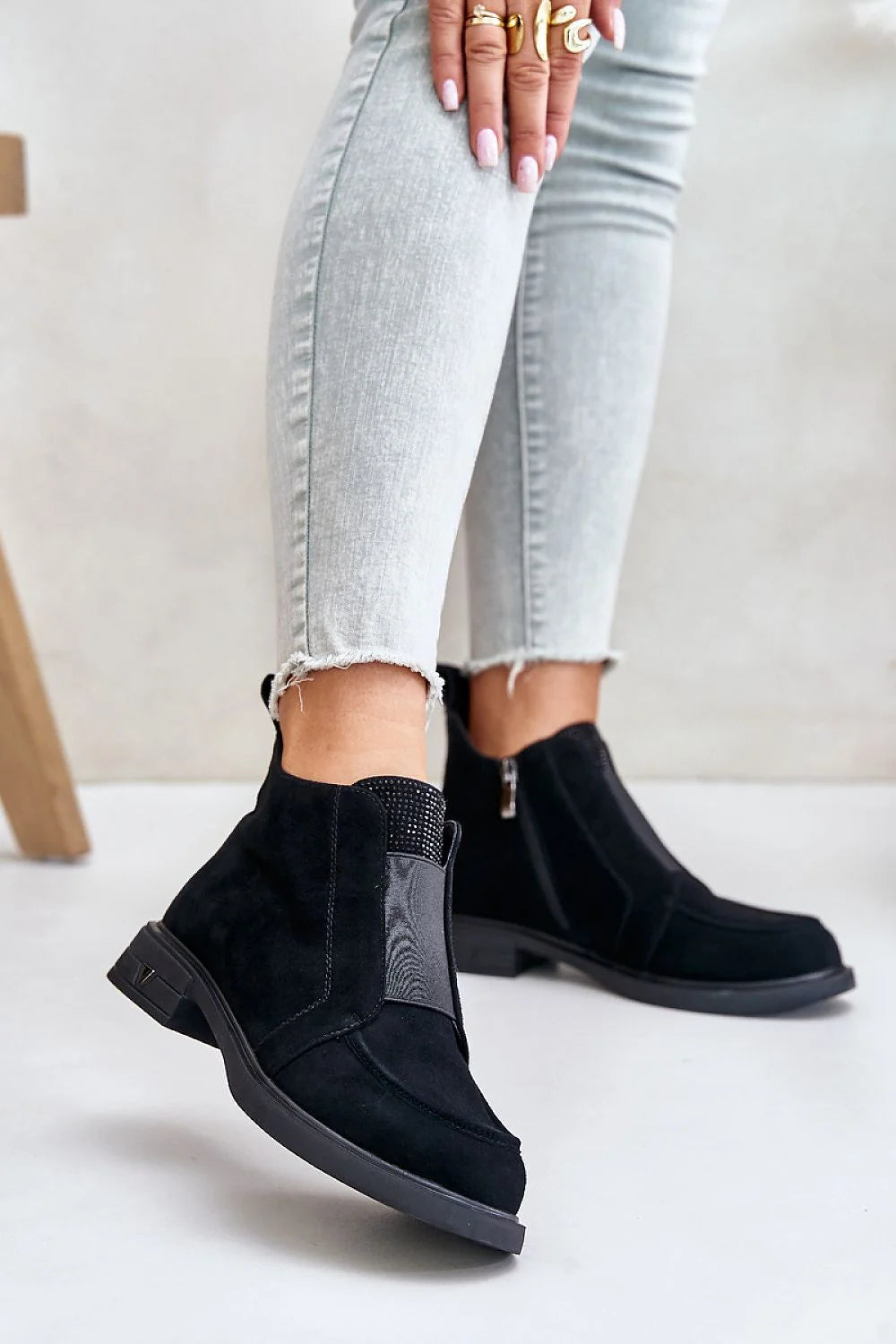 Bottes pour femmes à tige basse cheville longueur daim naturel talon plat fermeture glissière insert élastique décoration languette cuir suédé doublure couvre-chaussure semelle plantaire 11 cm 3 cm