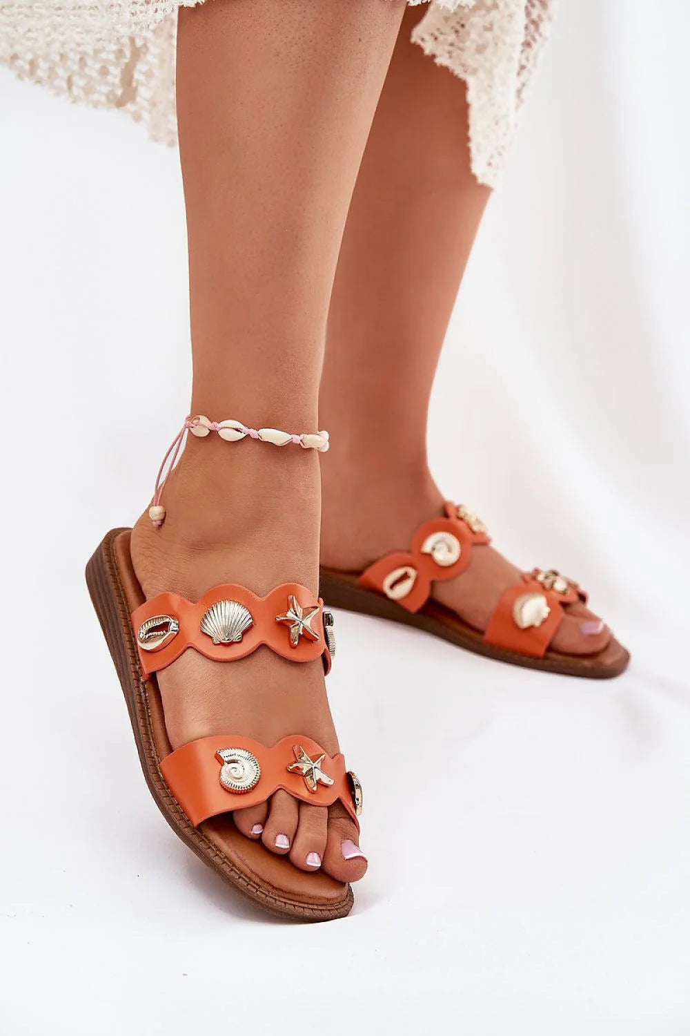 Sandales femmes été ouvertes style maritime cuir artificiel orange motifs nautiques étoiles de mer coquillages confort talon plat occasions estivales beachwear tendance été 2023