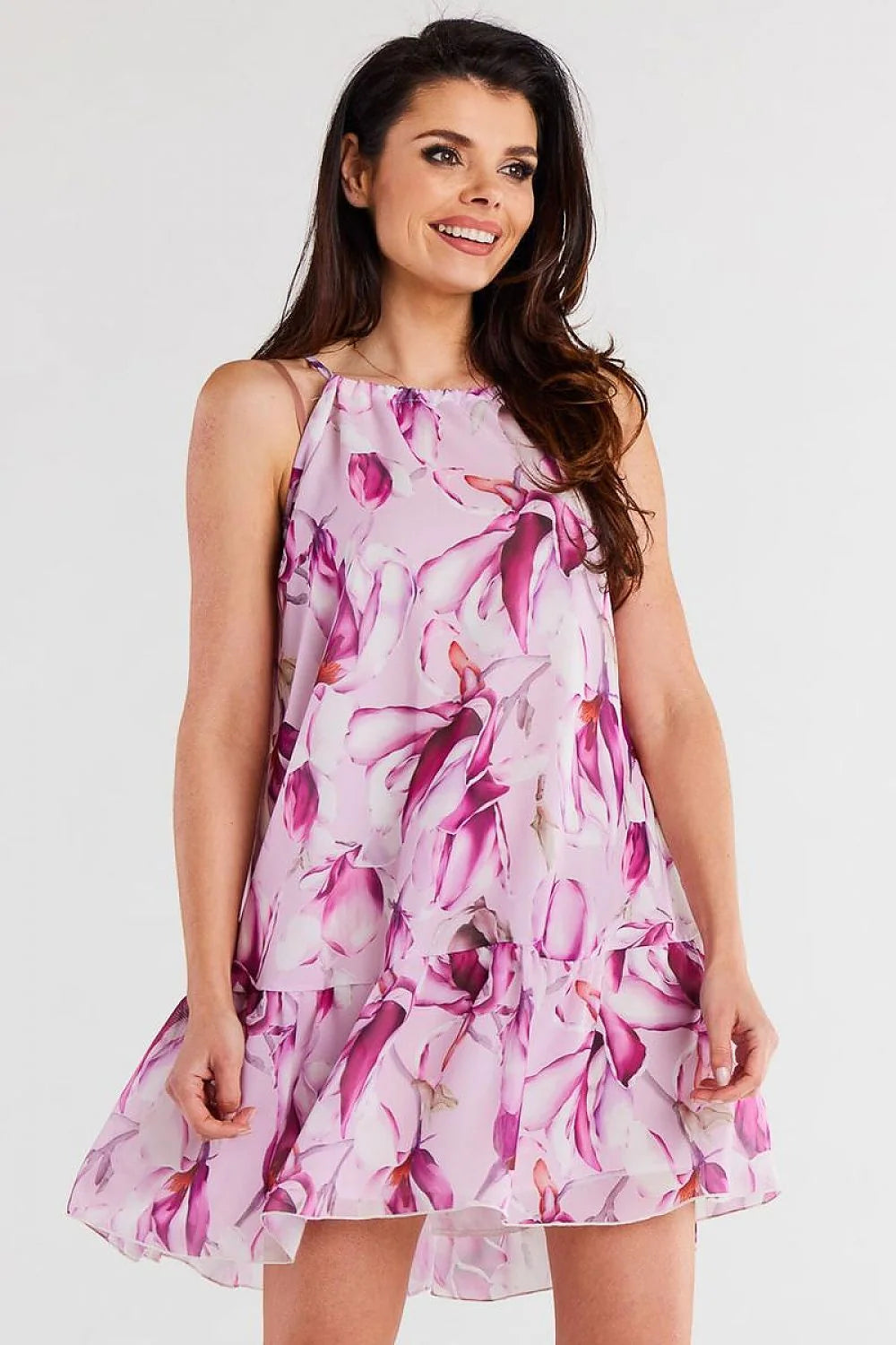 Robe de jour élégante en mousseline floral rose et blanc, bretelles fines, coupe trapèze, longueur au-dessus du genou, occasion estivale, femme