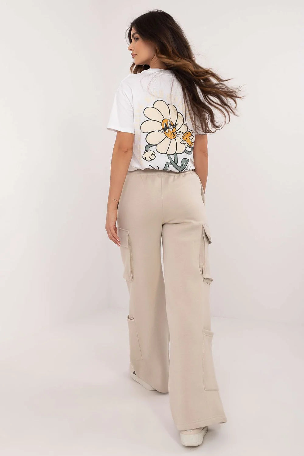 Pantalon survêtement cargo femme beige coton polyester taille élastique poches latérales jambes larges style décontracté