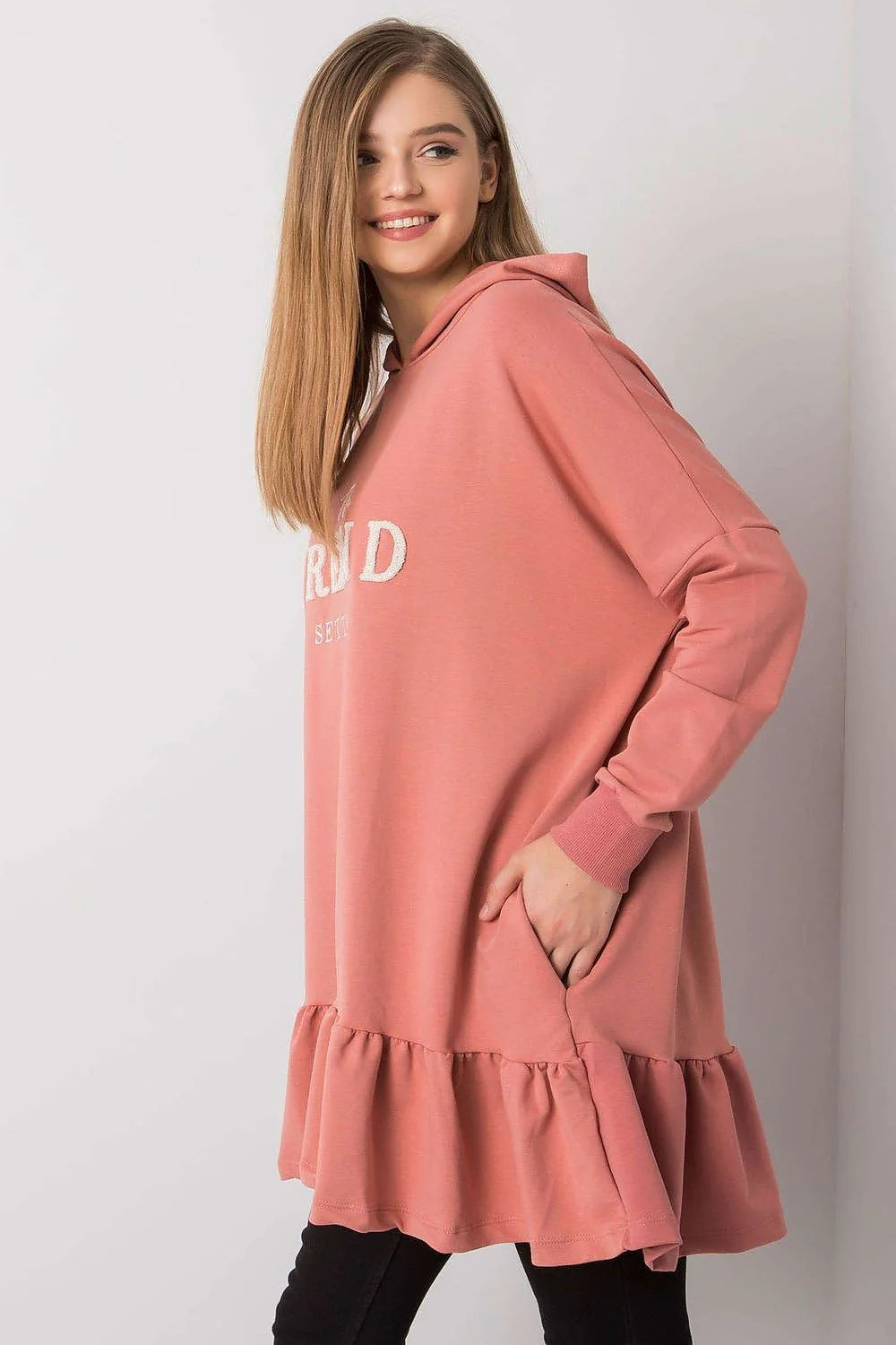 Sweat à capuche oversize coton blanc confortable tendance manches longues pour style décontracté féminin chic