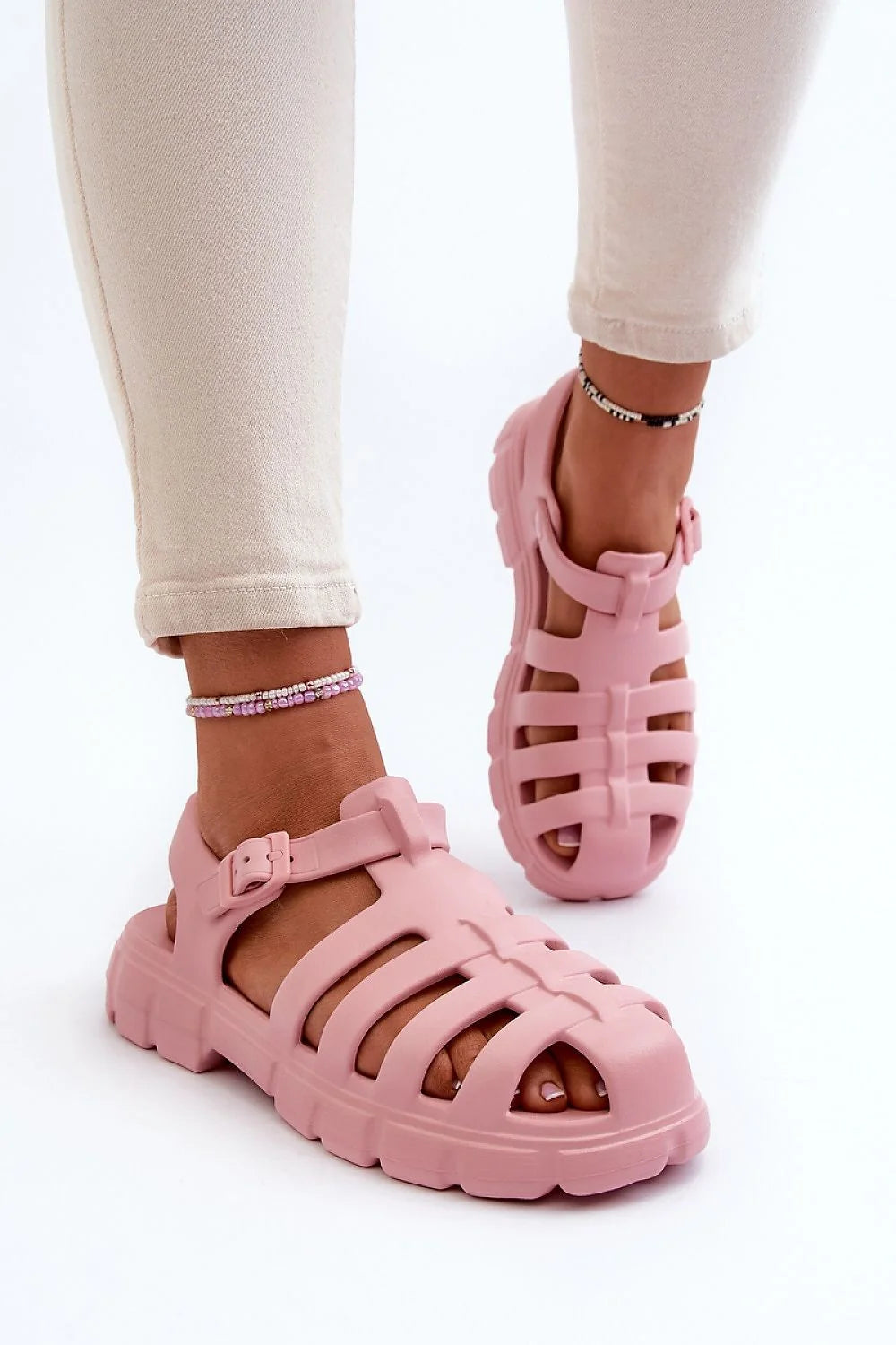Sandales en mousse pour femmes, style moderne audacieux, couleur rose pâle, confort maximal, parfaites pour la plage ou les sorties estivales