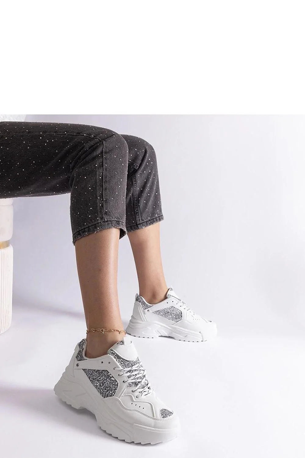 Baskets femme design moderne tendance tige cuir synthétique blanc paillettes argenté plateforme confortable style sportif élégant occasion quotidienne sortie amie