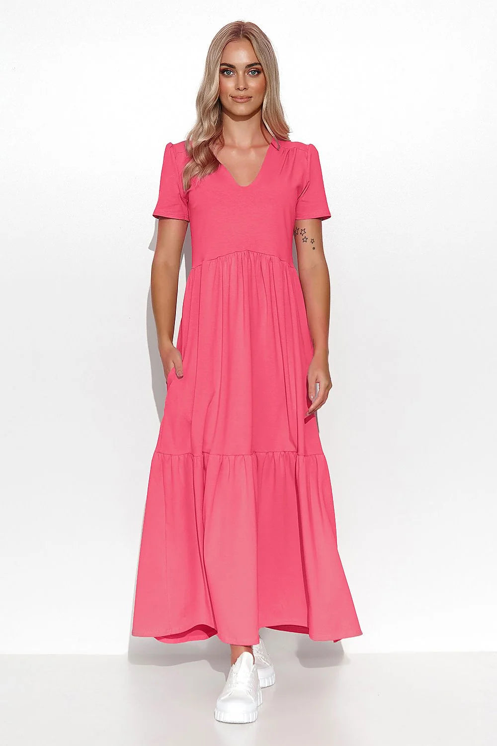Robe de jour Makadamia design moderne coupe empire manches courtes tissu rose vif robe longue femme