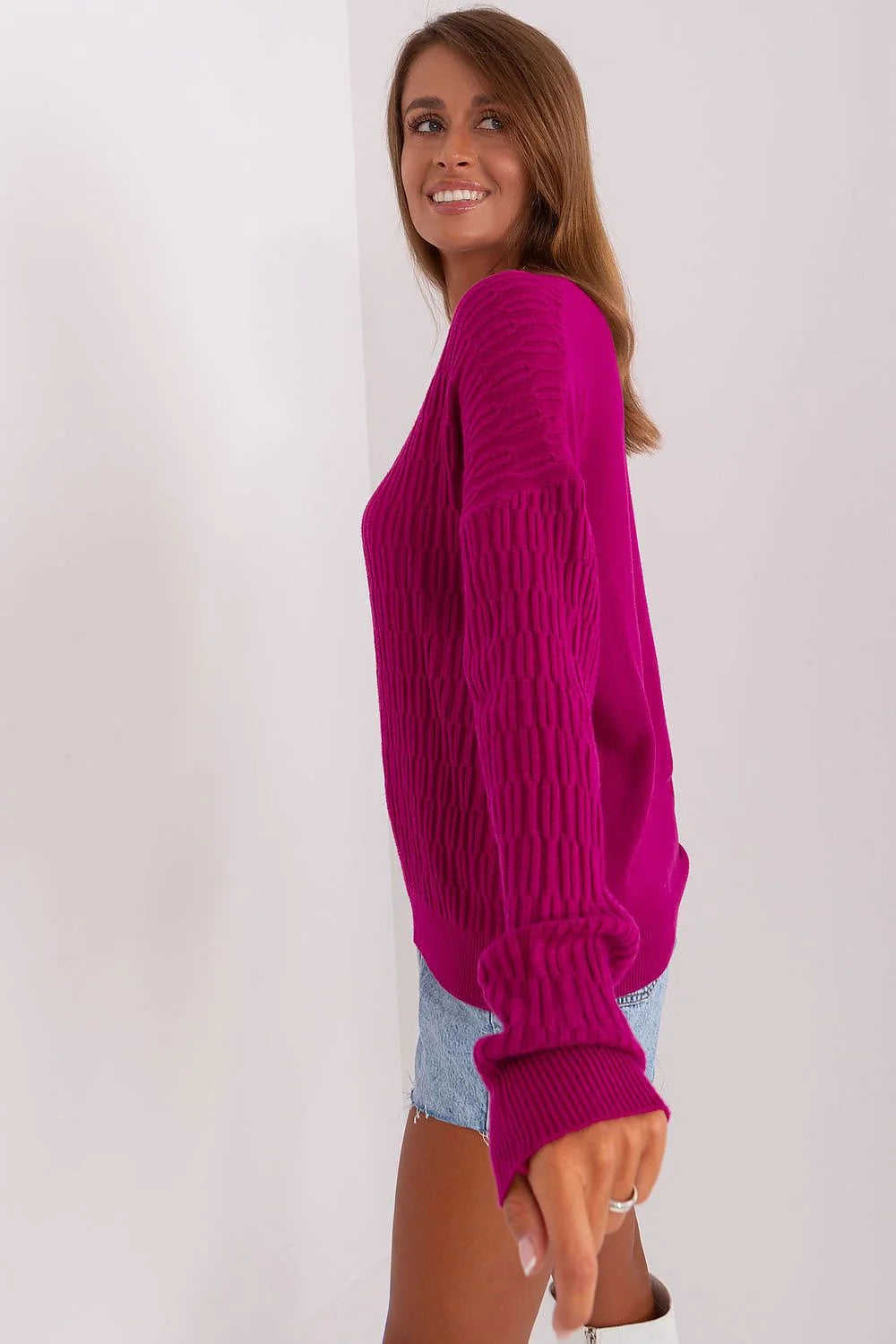 chandail femme magenta côtelé maille tricotée manches longues col rond ample longueur hanches poignets côtelés ourlet doux isolant