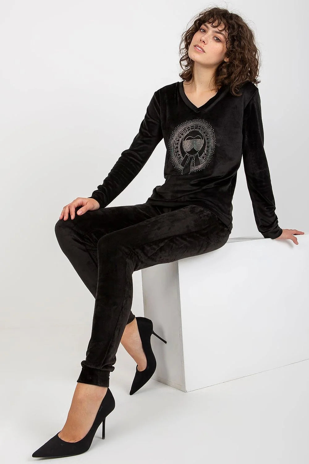 Ensemble Relevance Velours Femme Chemisier Manches Longues Encolure Serpent Pantalon Taille Élastique Matelassé Camel