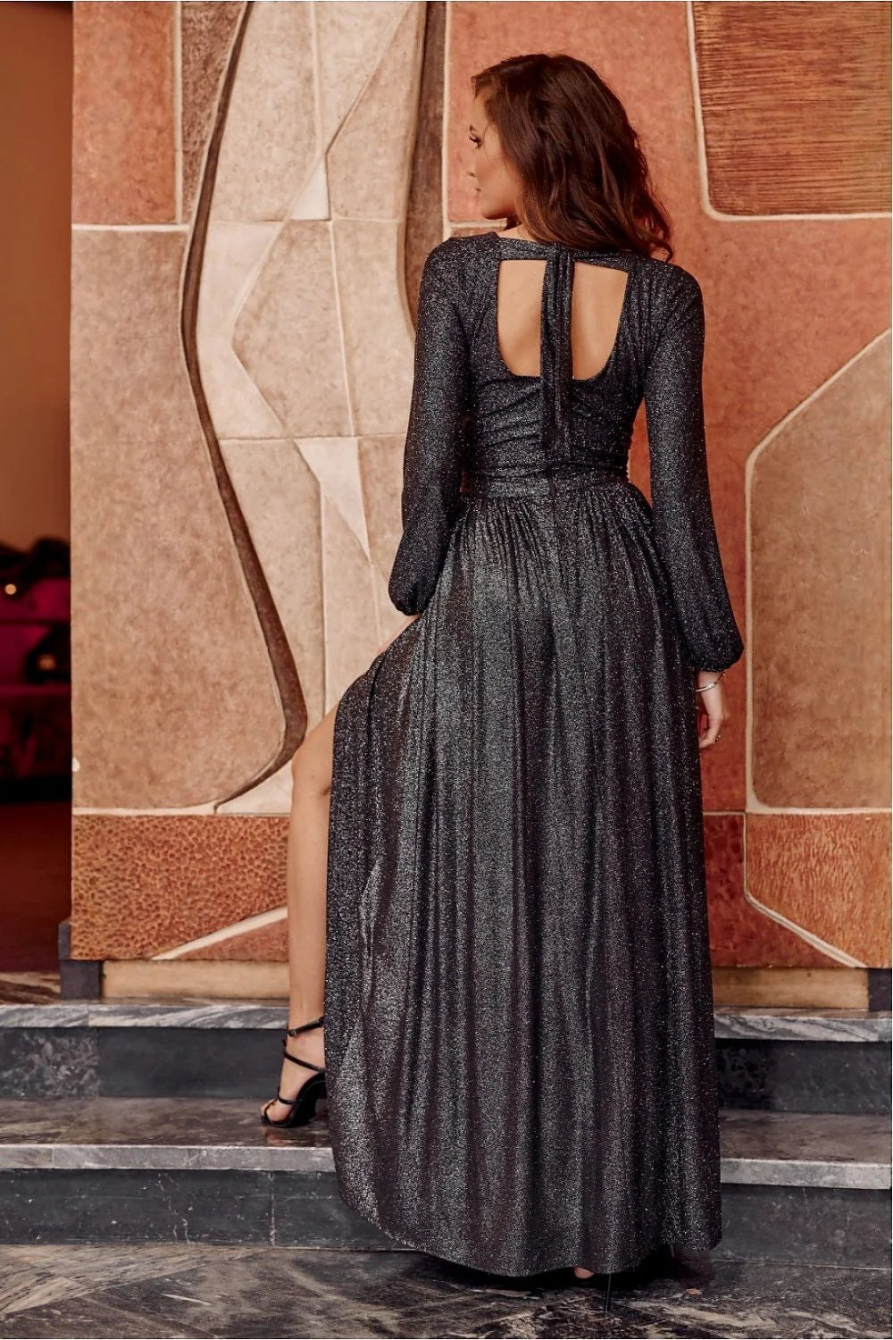 Robe longue élégante pour femmes occasion formelle design V croisé fente haute manches longues maille métallisée noire soirée cocktail