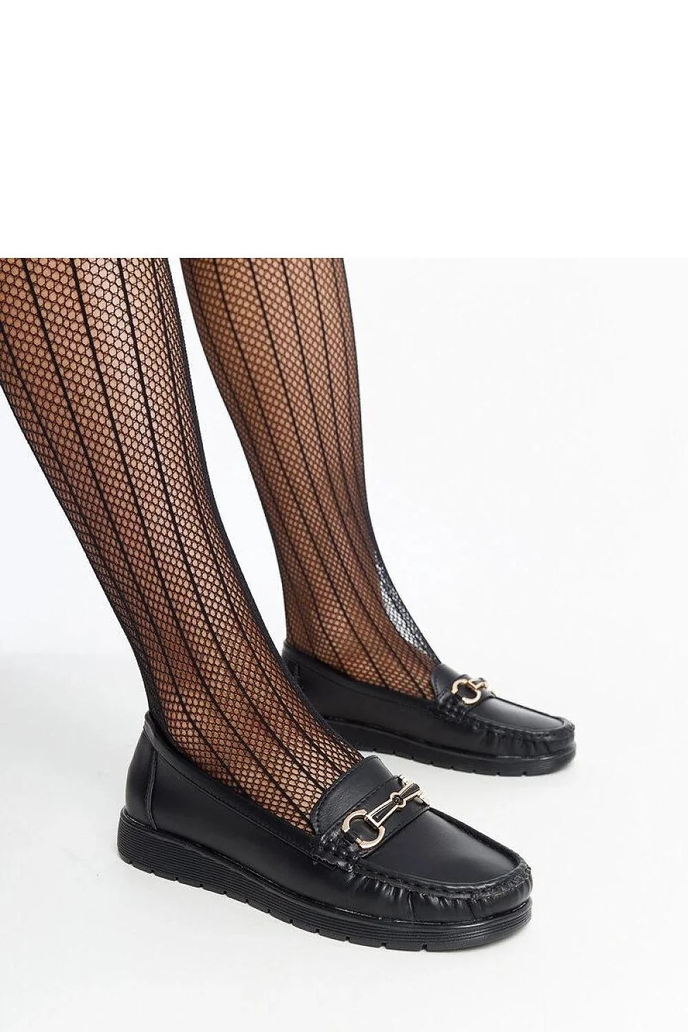 Mocassins élégants pour femme noir cuir style intemporel détail métallique doré confort qualité supérieure occasions multiples design moderne coupé standard bout arrondi semelle caoutchouc