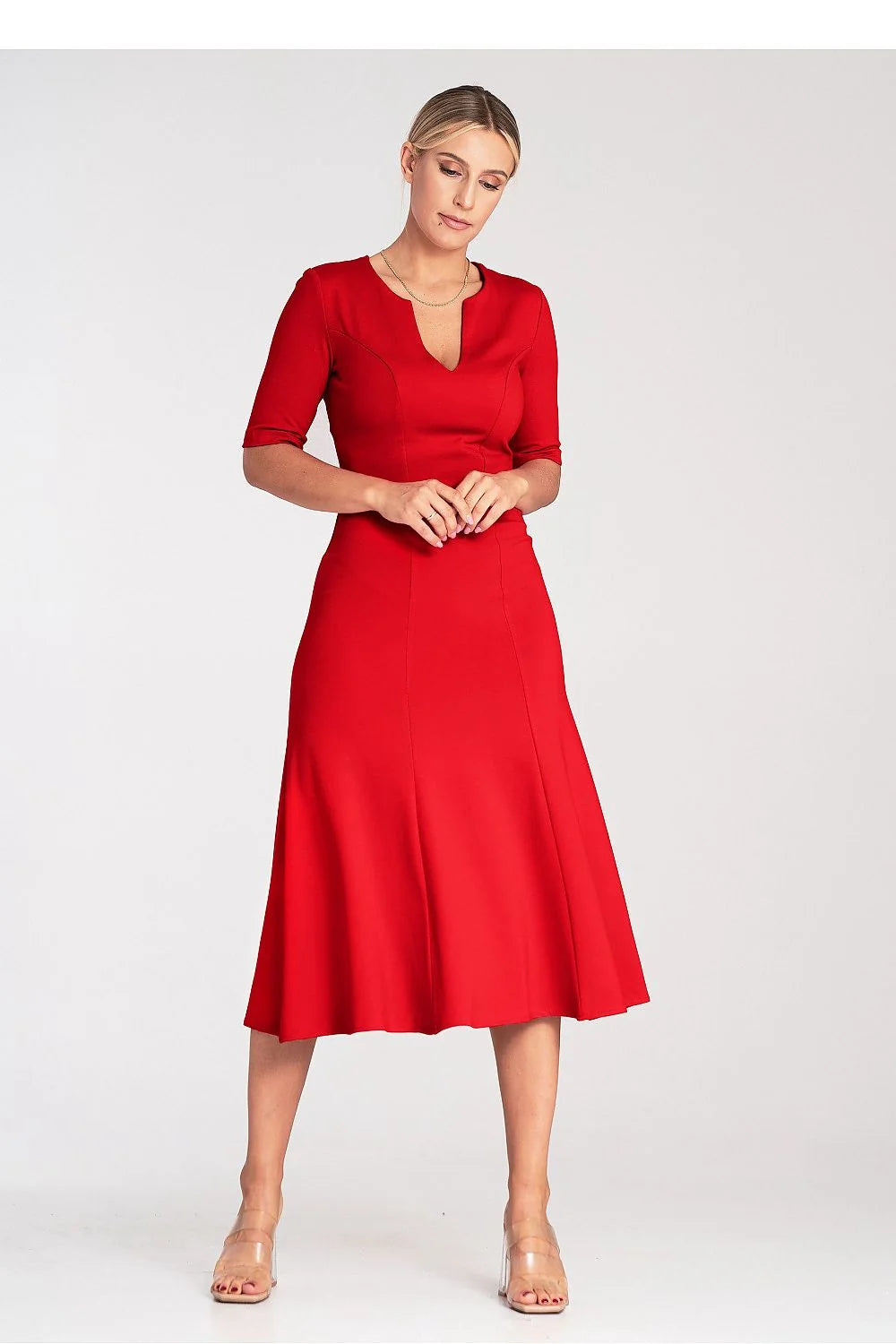 robe jour élégante moderne midi ajustée taille cintrée jupe évasée manches mi longues tissu stretch rouge vif fermeture éclair latérale