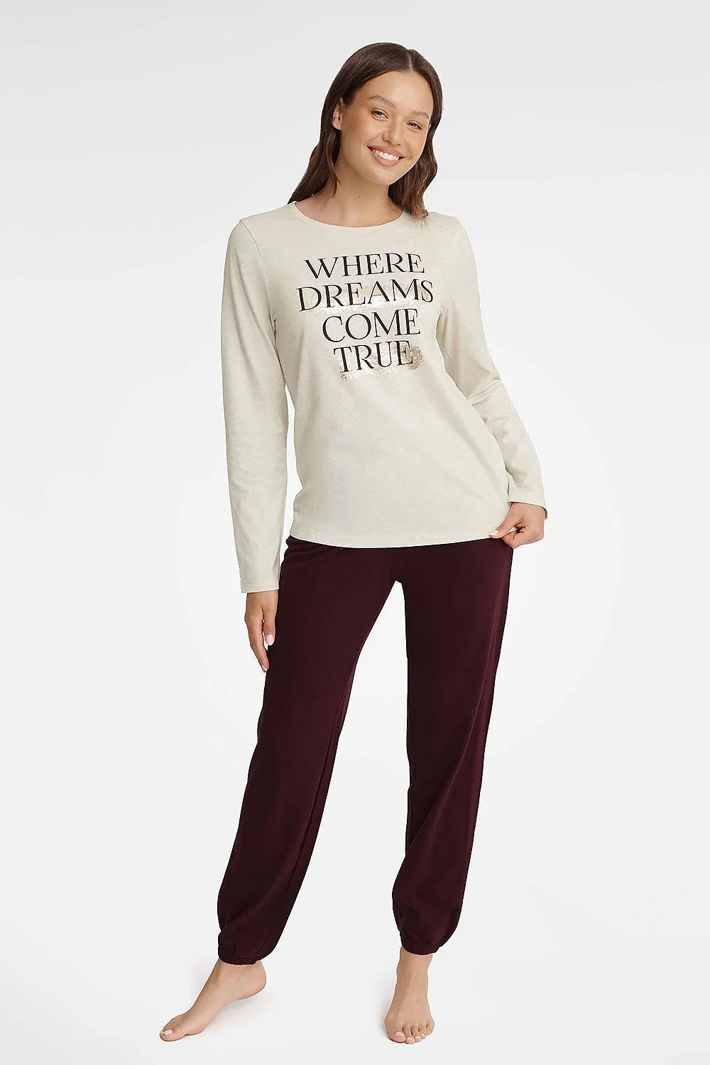 pyjama Henderson femme deux pièces coton doux crème bordeaux contrasté imprimé slogan lettres noires haut manches longues pantalon