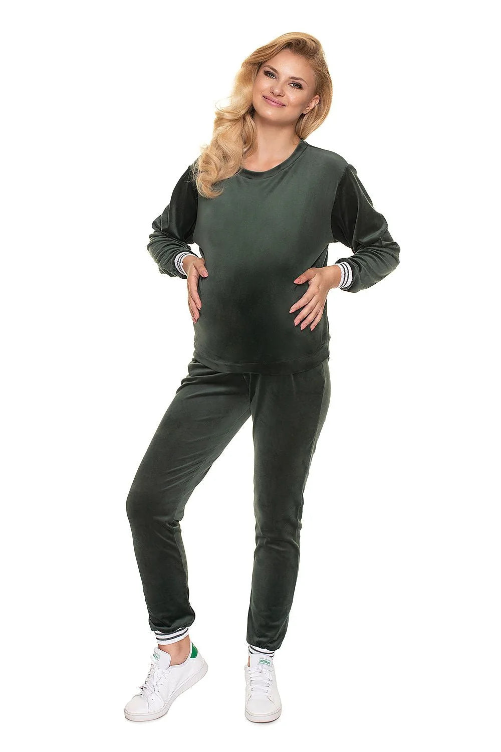Ensemble pyjama femme en velours noir manches longues col rond confortable loungewear chic élégant