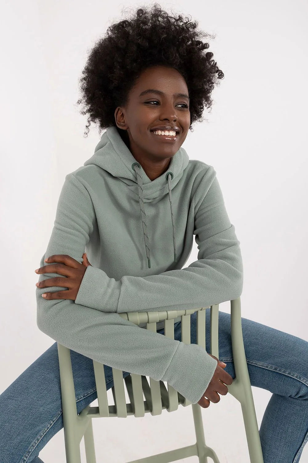 Sweatshirt Sublevel capuchon vert sauge femmes style moderne matériau doux manches longues poche kangourou