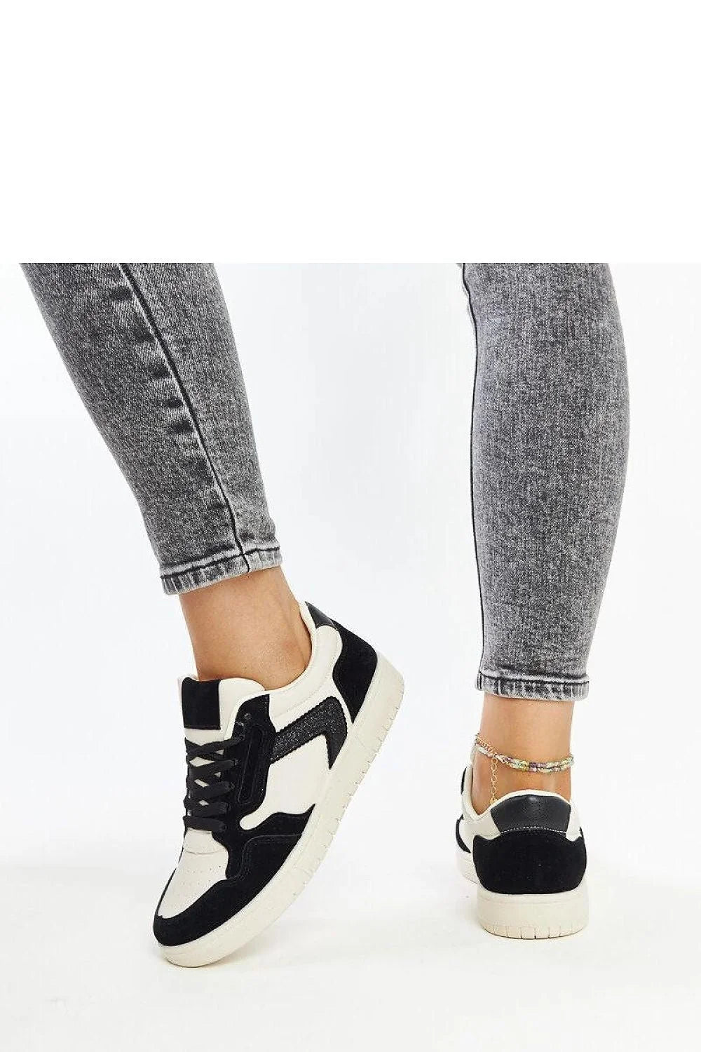 Sneakers modernes pour femmes, style sportif, basse, bicolore, cuir et daim, paillettes, élégance, casual, look urbain