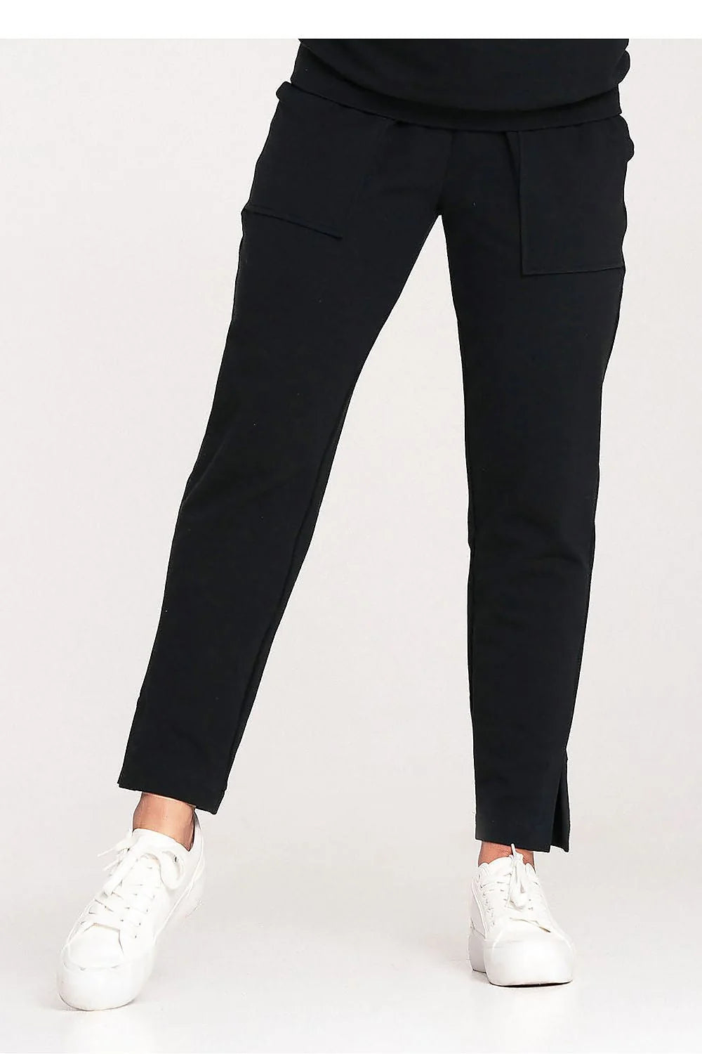 Pantalon survêtement femme coton elastane taille élastique poches design moderne coupe droite fente bas baskets noire sportswear occasion multiple