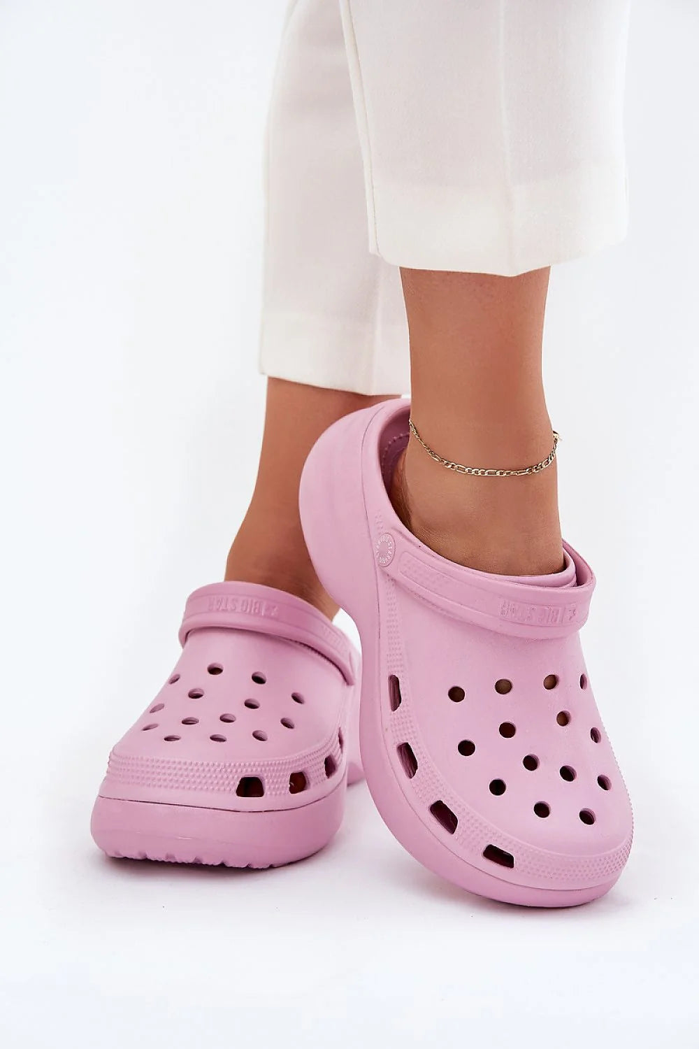 Sandales confortables pour femmes Big Star en mousse Cros Lite rose pâle perforées semelle épaisse style décontracté
