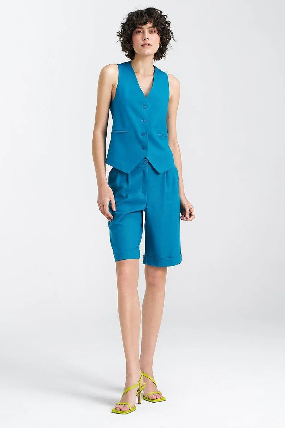 Gilet sans manches col V en mélange polyester coton bermuda genou longueur droite plis passepoil bleu vif femme occasionnels semi-formelles