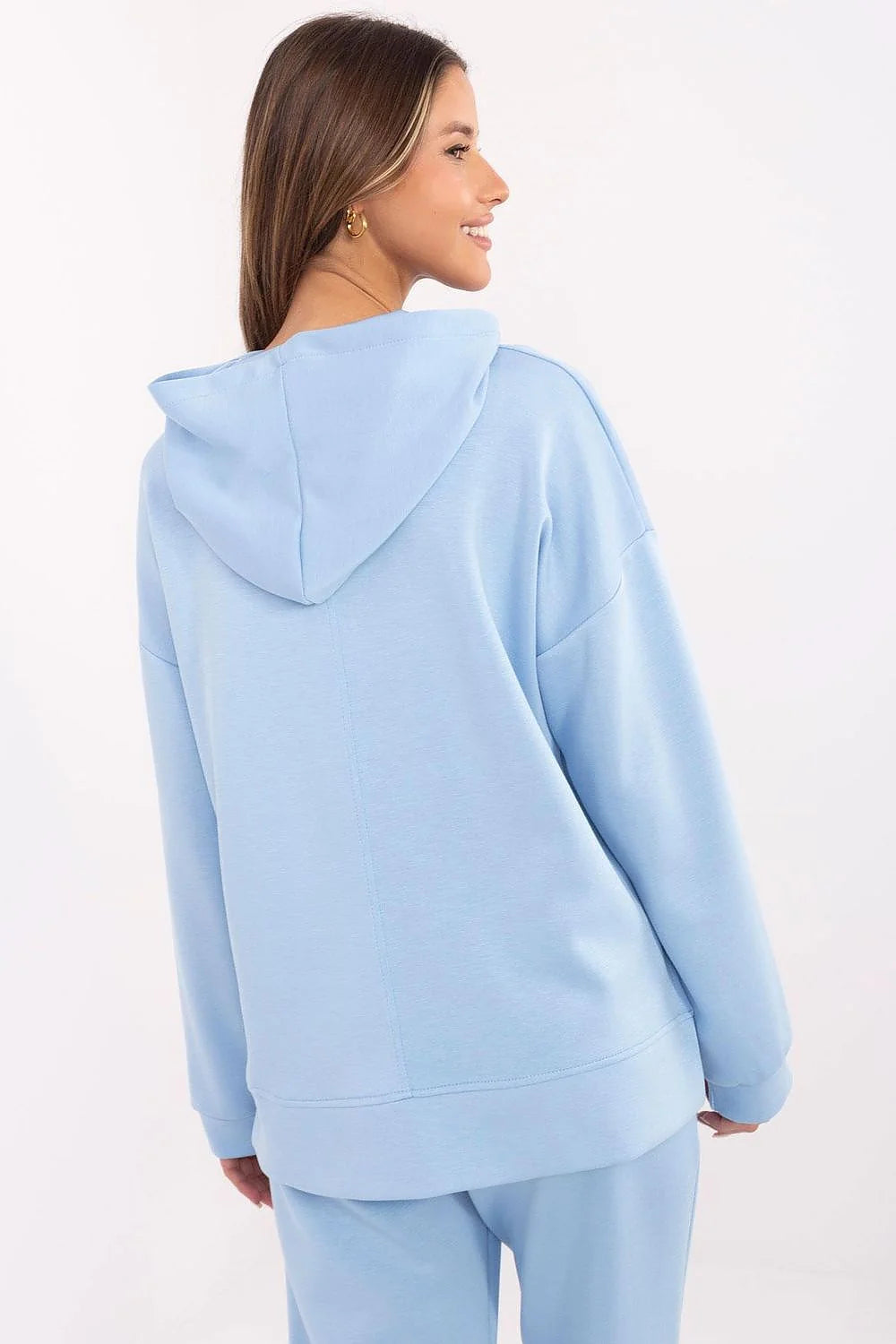 ensemble décontracté femme contemporain minimaliste manches longues pantalon assorti bleu ciel dorés détails molleton doux extensible coupe ample