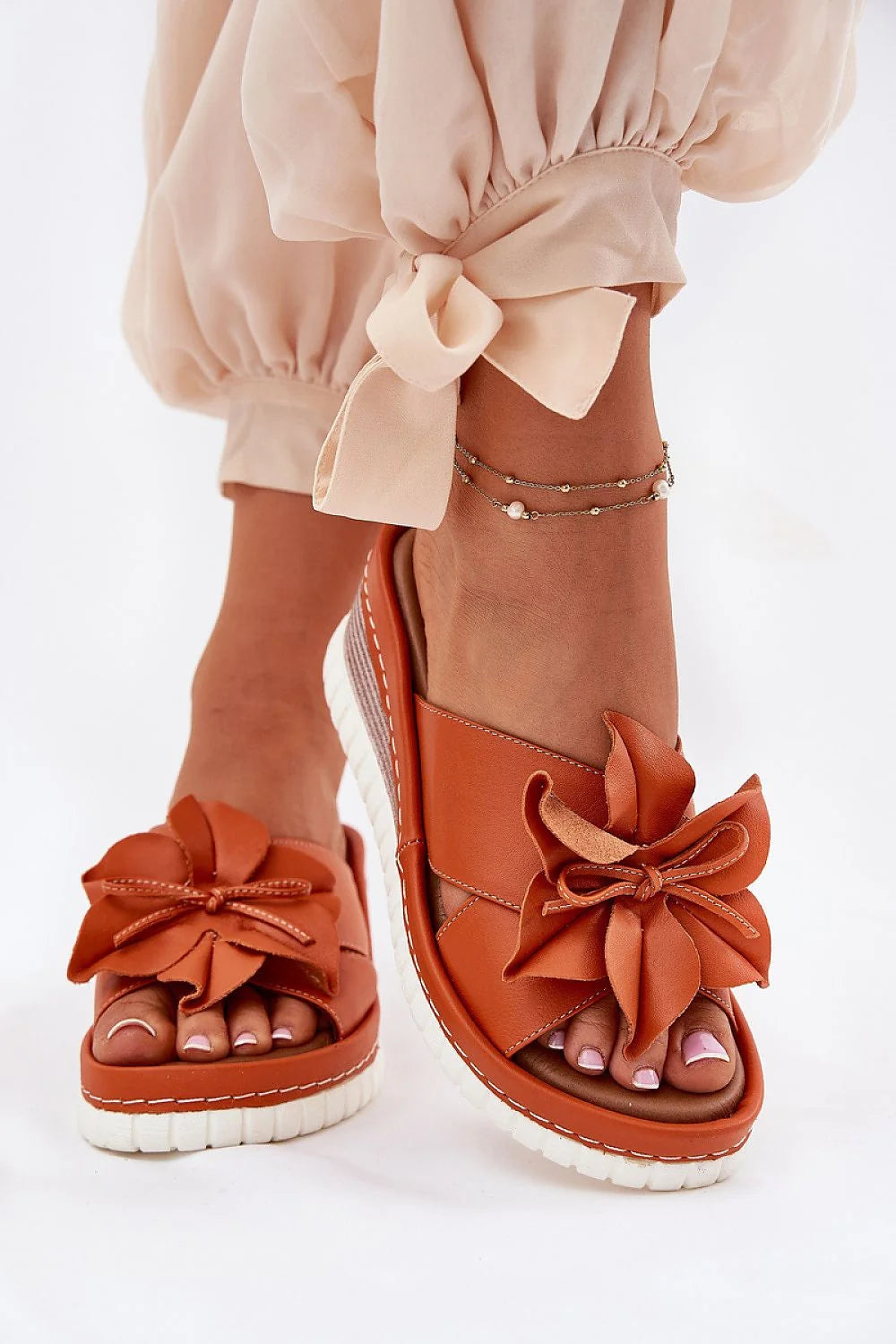Sandales femmes cuir naturel marron talon compensé 7 cm style casual chic noeud décoratif été 2023