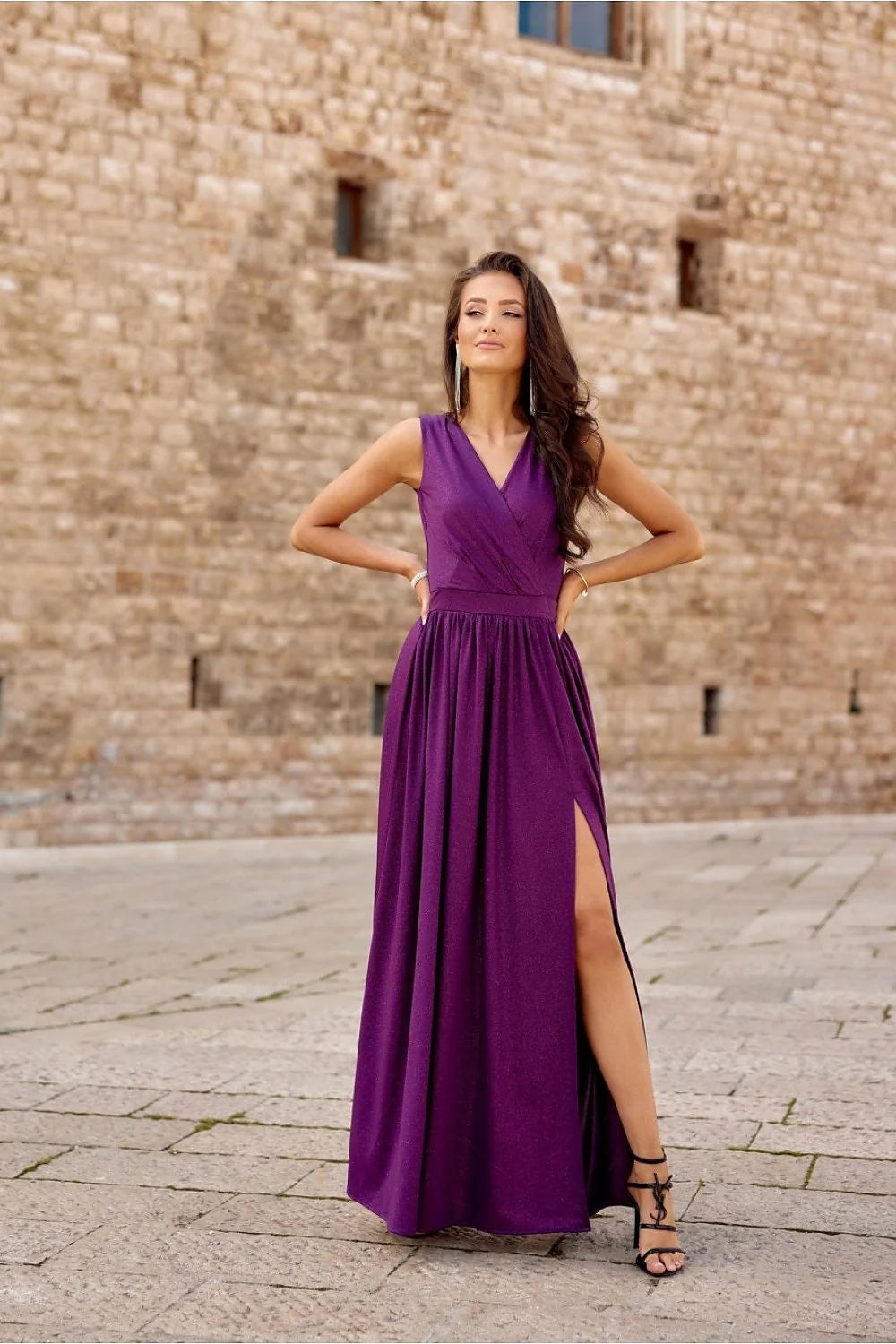 Robe de soirée longue sans manches en V croisé fente haute couleur violette profonde femme