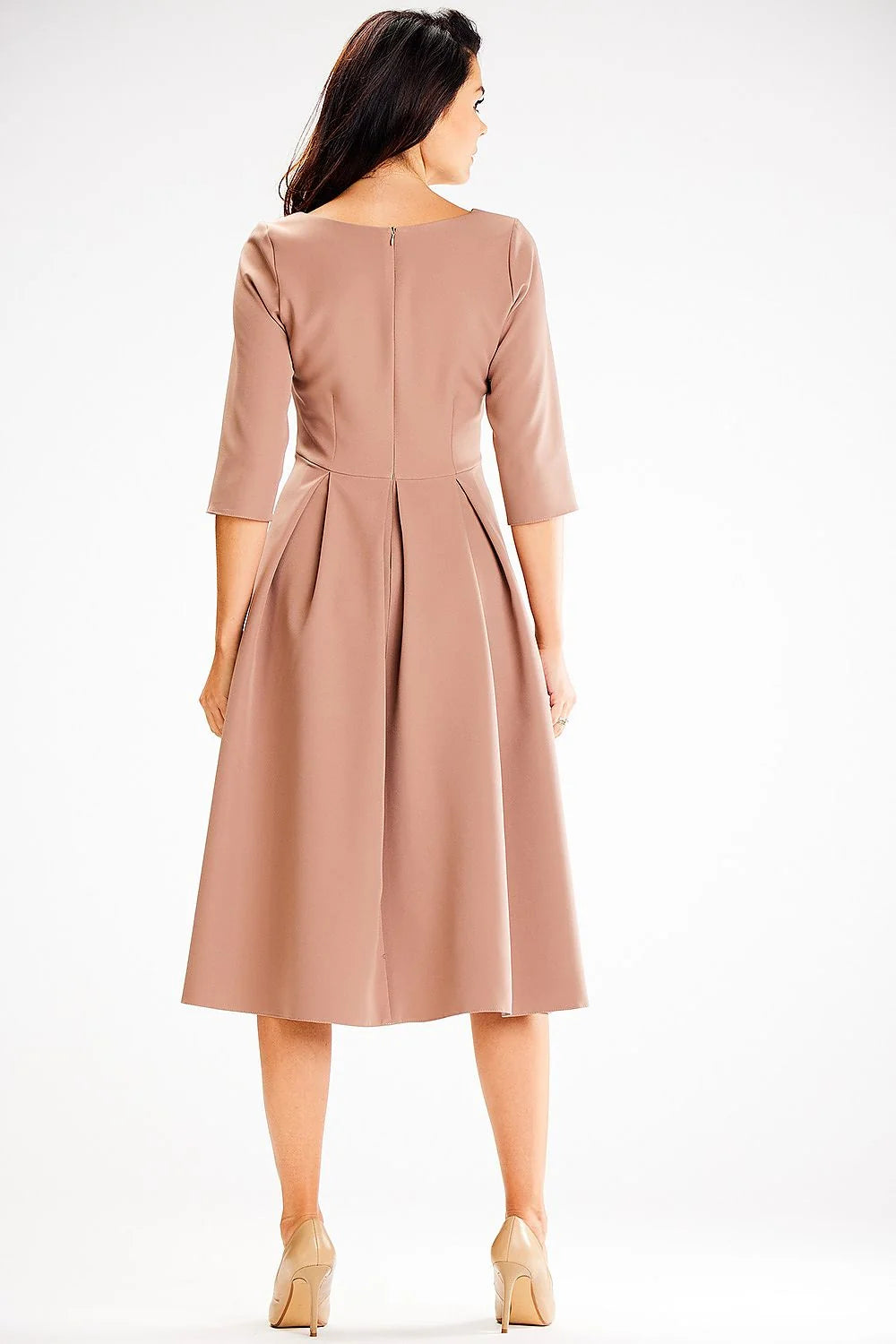 robe midi élégante encolure cœur manches troisquarts silhouette aline cintrée taille marquée jupe évasée crêpe polyester élasthanne entretien facile
