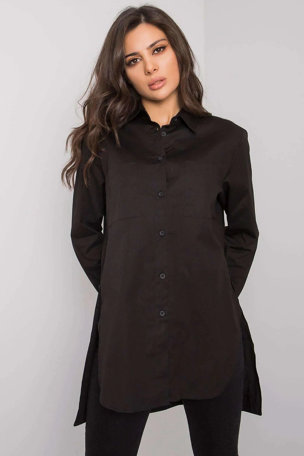 Chemise longue femme en coton élasthanne noire élégante décontractée manches longues col classique ample