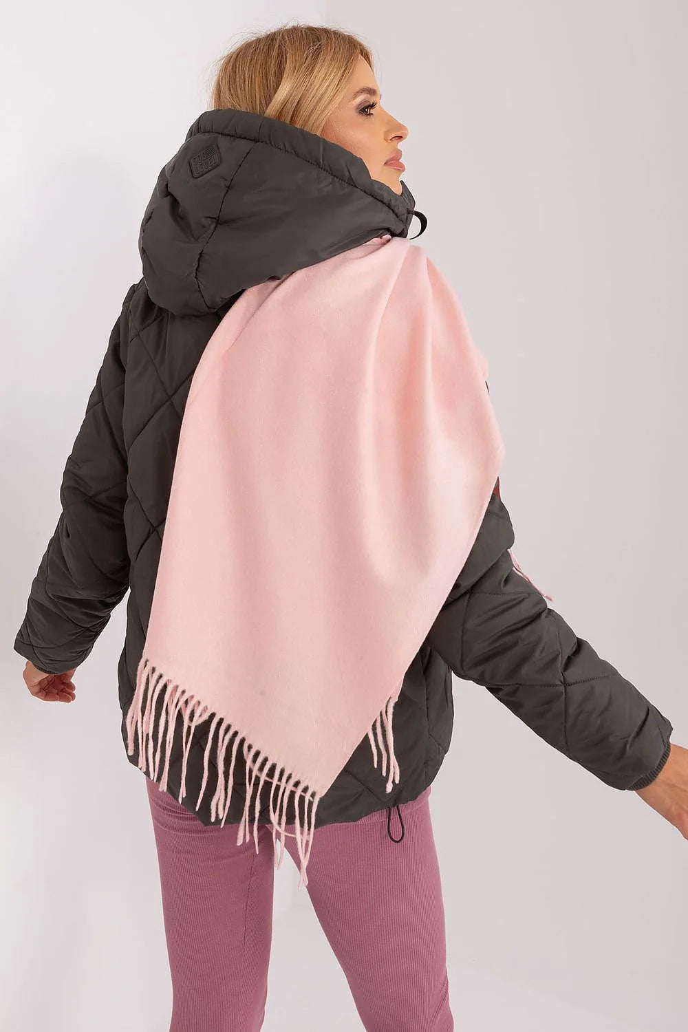 écharpe hiver longue châle oversize rose pâle douce matelassé franges effilées pashmina laine cachemire tombé fluide généreux élégant féminin chaud