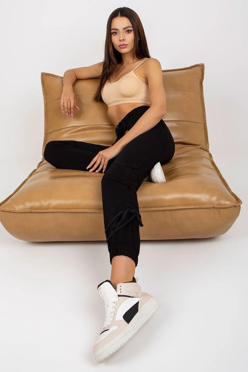 Pantalon de survêtement à taille haute en coton élasthanne pour femme, style moderne, couleur noire, confort et style