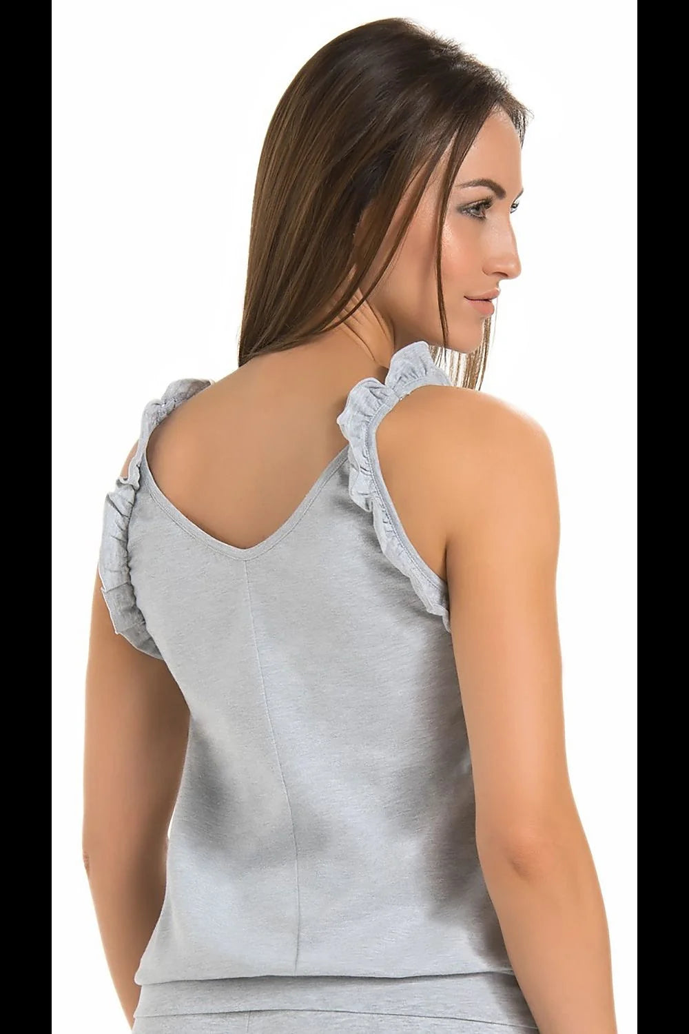 Chemise de nuit féminine en viscose grise clair épaules larges volants encolure arrondie coupe ample confort quotidien