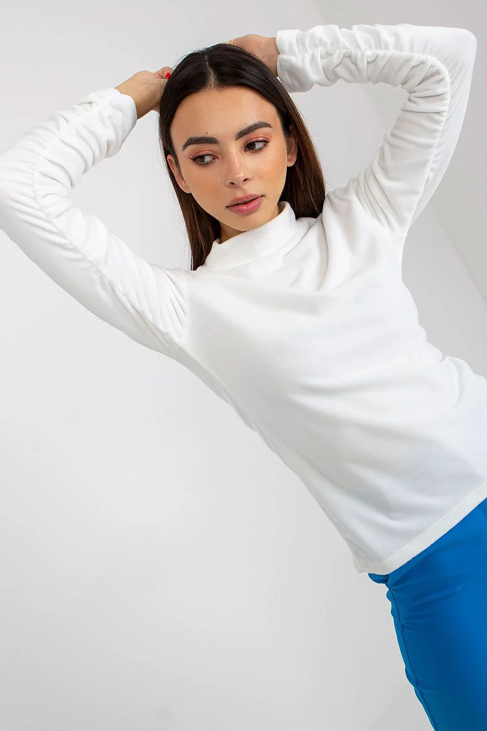 Chemisier velours blanc col montant manches longues coupe droite semi ajustée stretch élégant minimaliste intemporel femme