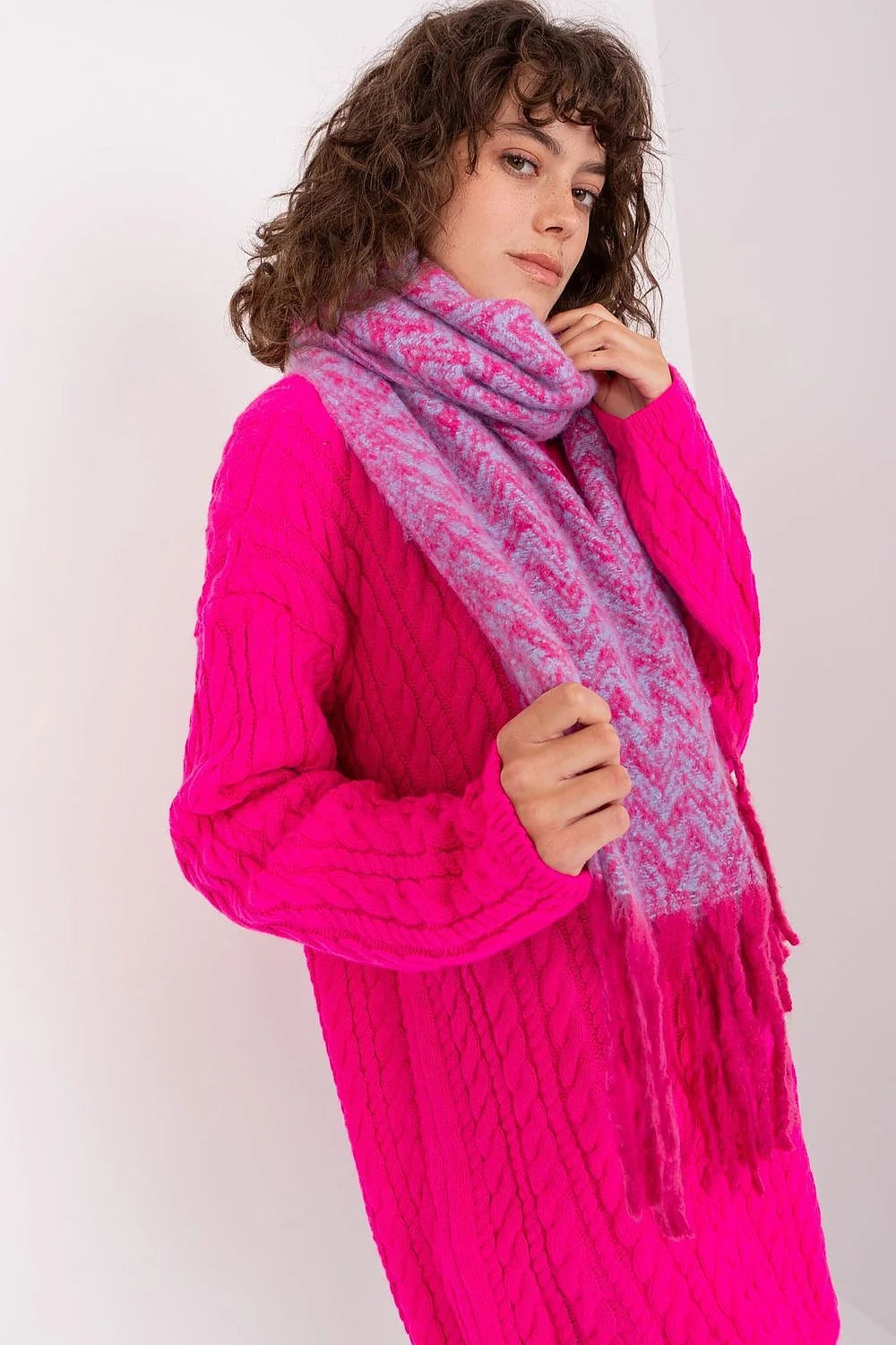 Châle long motif géométrique femmes, automne-hiver, écharpe douce en tricot, rose, gris, franges, style moderne, confortable