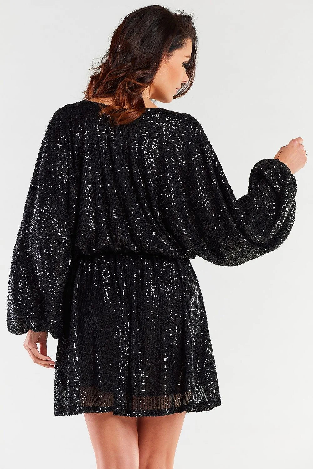 Robe de soirée élégante à paillettes rose métallisé manches longues bouffantes en V dos nu ajustée femme