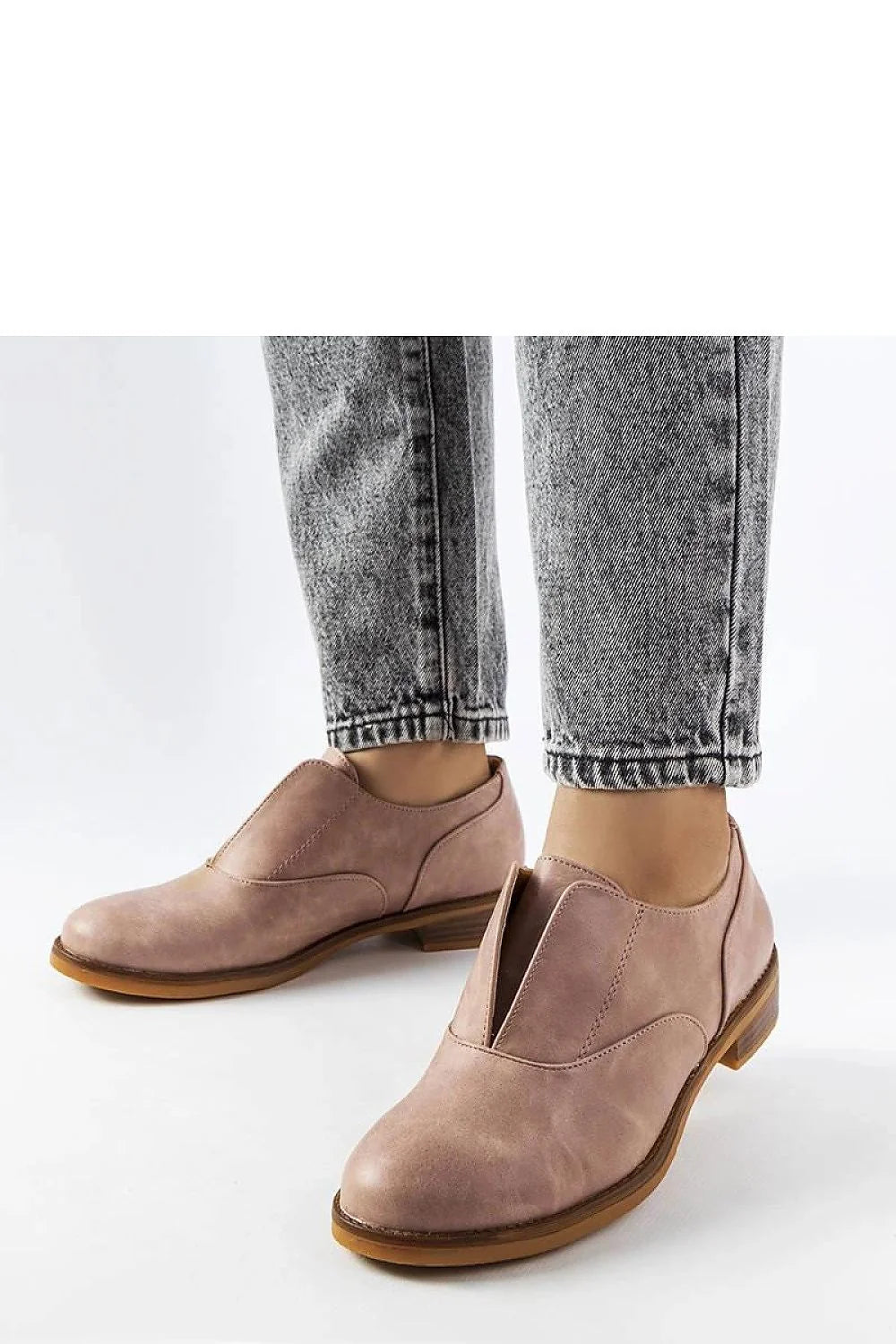Chaussures basses pour femmes design épuré beige rosé semelle bois mocassin V opening confortable style casual chic