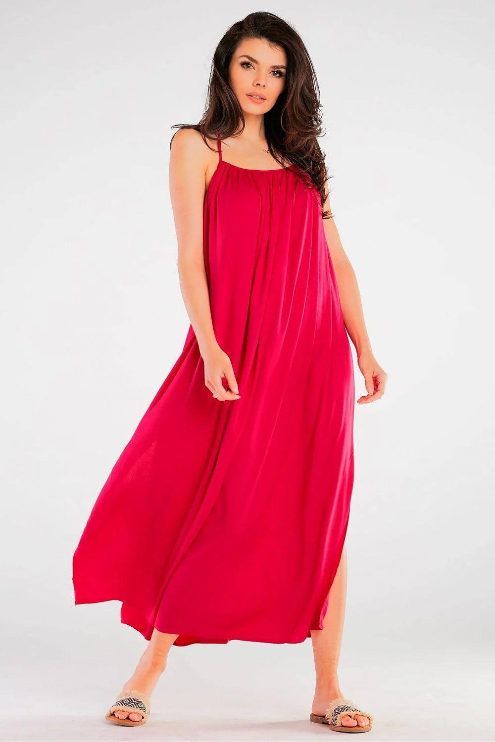 Robe de jour awama rouge vif longue fluide décolleté bateau bretelles fines matière légère